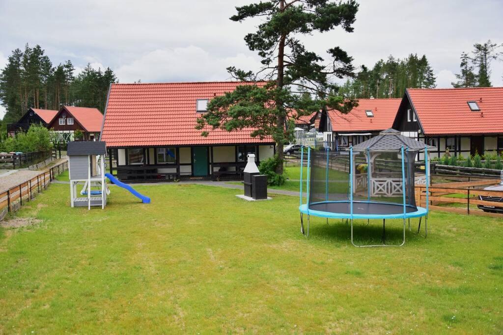 Pastelowy Domek Z Balia Elektryczna Z Jacuzzi Zalakowo Luaran gambar